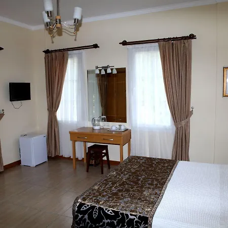 Dalos Hotel