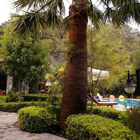 Dalos Hotel
