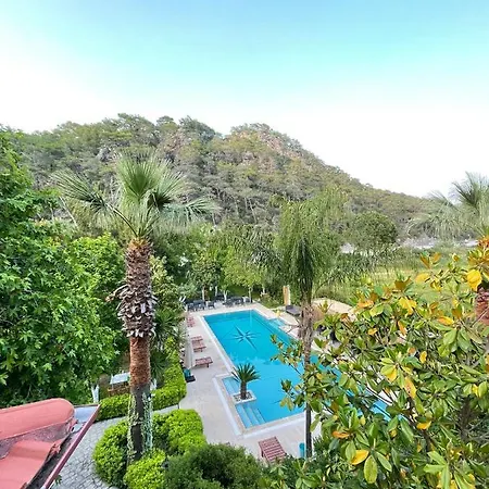 Dalos Hotel